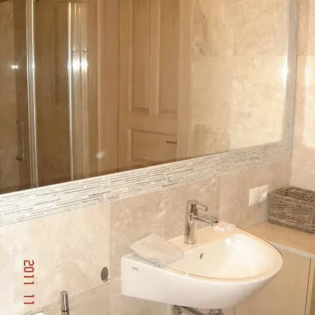 Apartament Wild Rose Lägenhet *